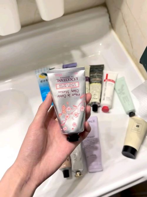 享精致女孩最爱的五款护手霜九游会护手霜推荐第一名分(图4)